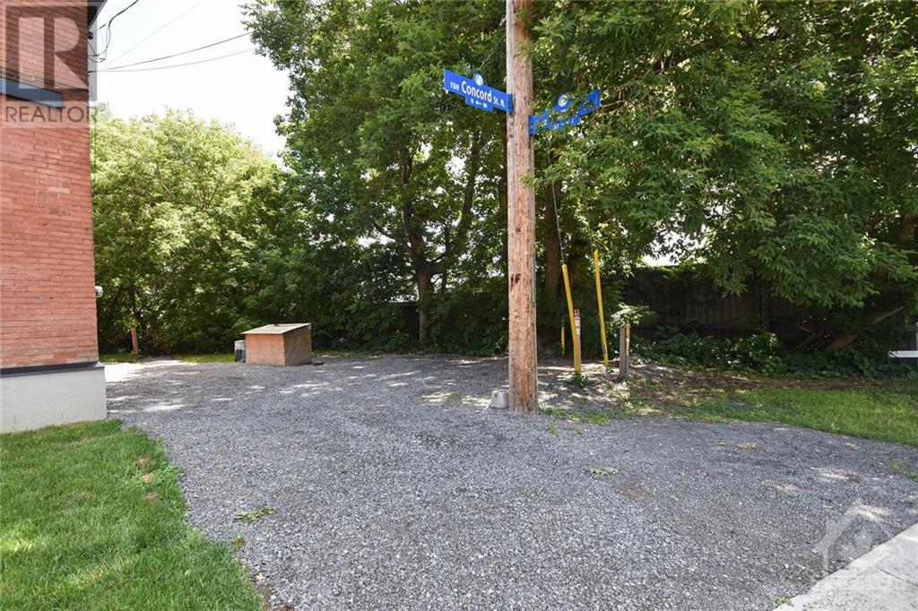 99 Concord Street N, Ottawa, Ontario  K1S 0Y7 - Photo 3 - 1255225
