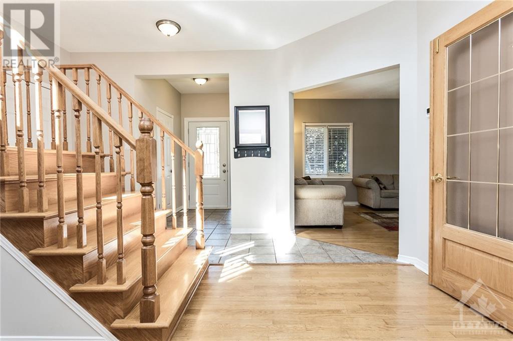 895 Scott Dupuis Way, Orleans, Ontario  K1C 7M7 - Photo 2 - 1254014