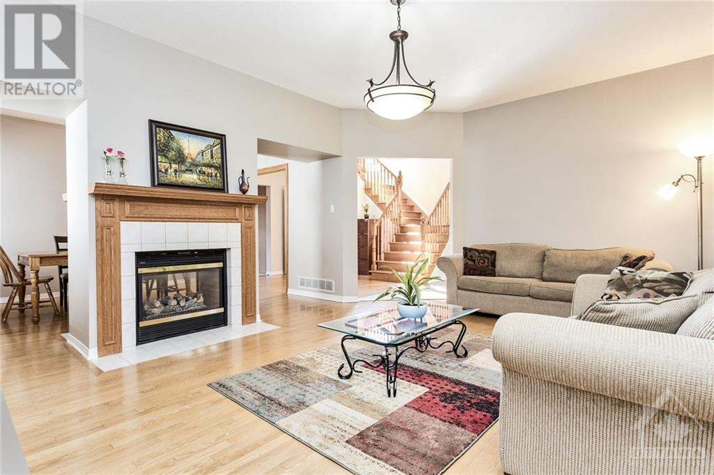 895 Scott Dupuis Way, Orleans, Ontario  K1C 7M7 - Photo 3 - 1254014