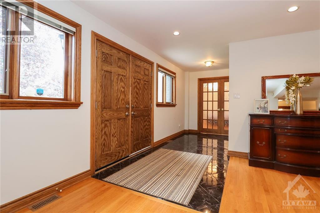 1386 Lexington Street, Nepean, Ontario  K2C 1R9 - Photo 2 - 1251356