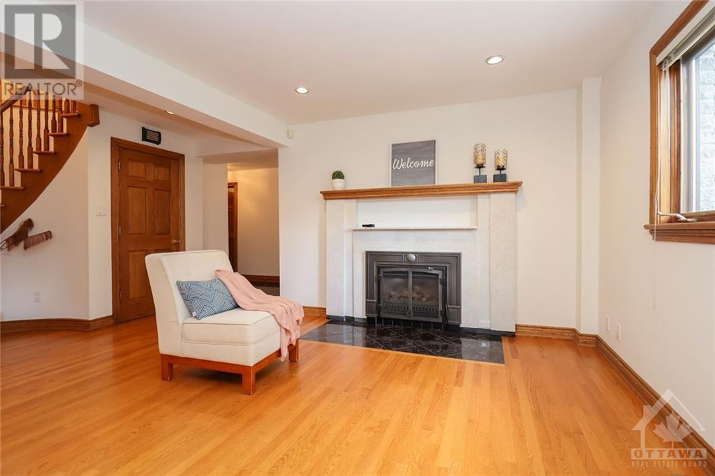 1386 Lexington Street, Nepean, Ontario  K2C 1R9 - Photo 3 - 1251356