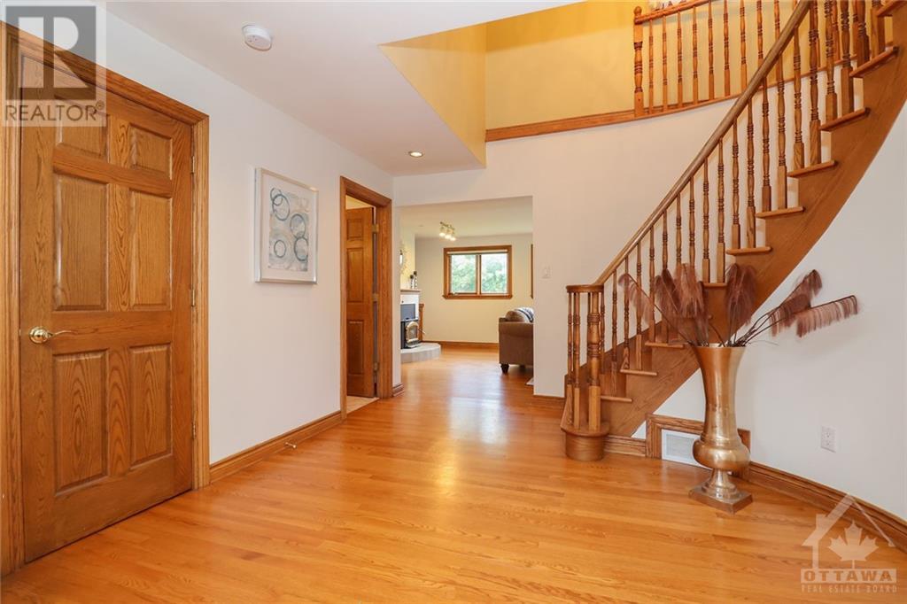 1386 Lexington Street, Nepean, Ontario  K2C 1R9 - Photo 4 - 1251356