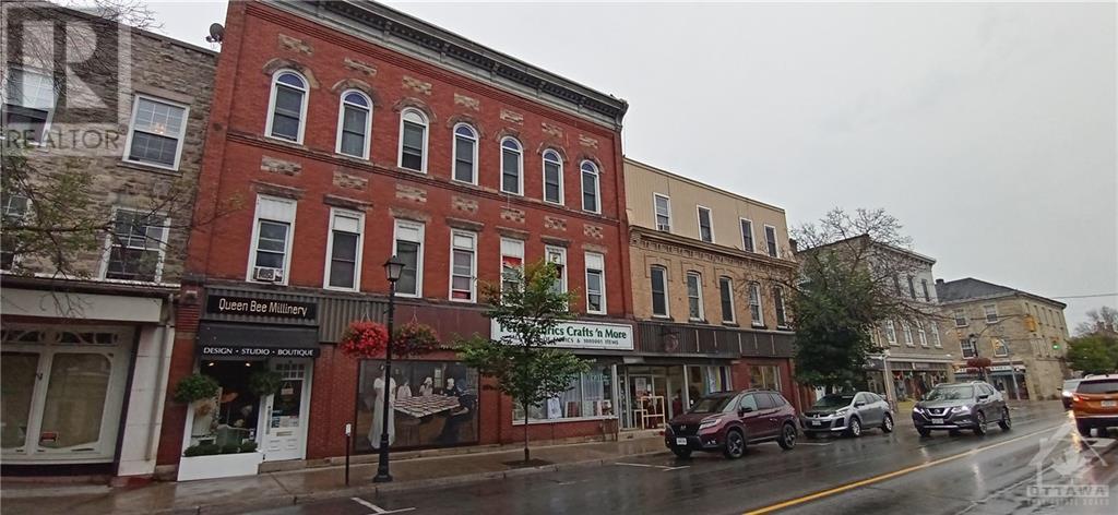 16 GORE STREET E, perth, Ontario