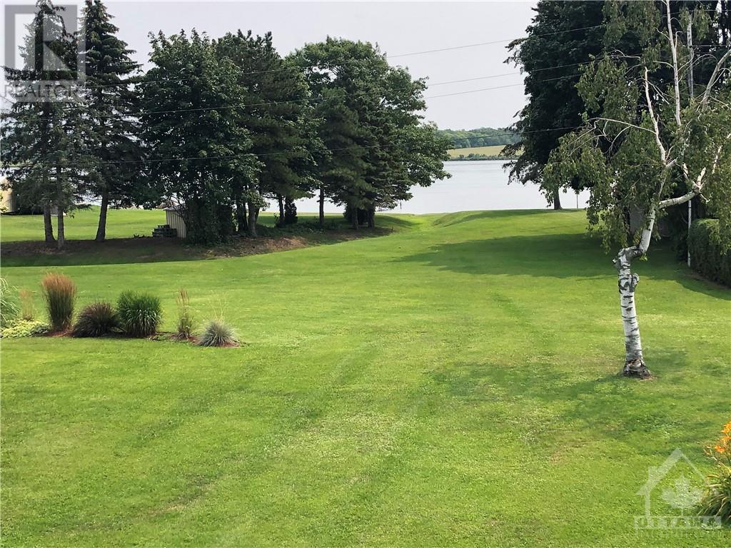 11704 Lakeshore Drive, Morrisburg, Ontario  K0C 1X0 - Photo 6 - 1256081