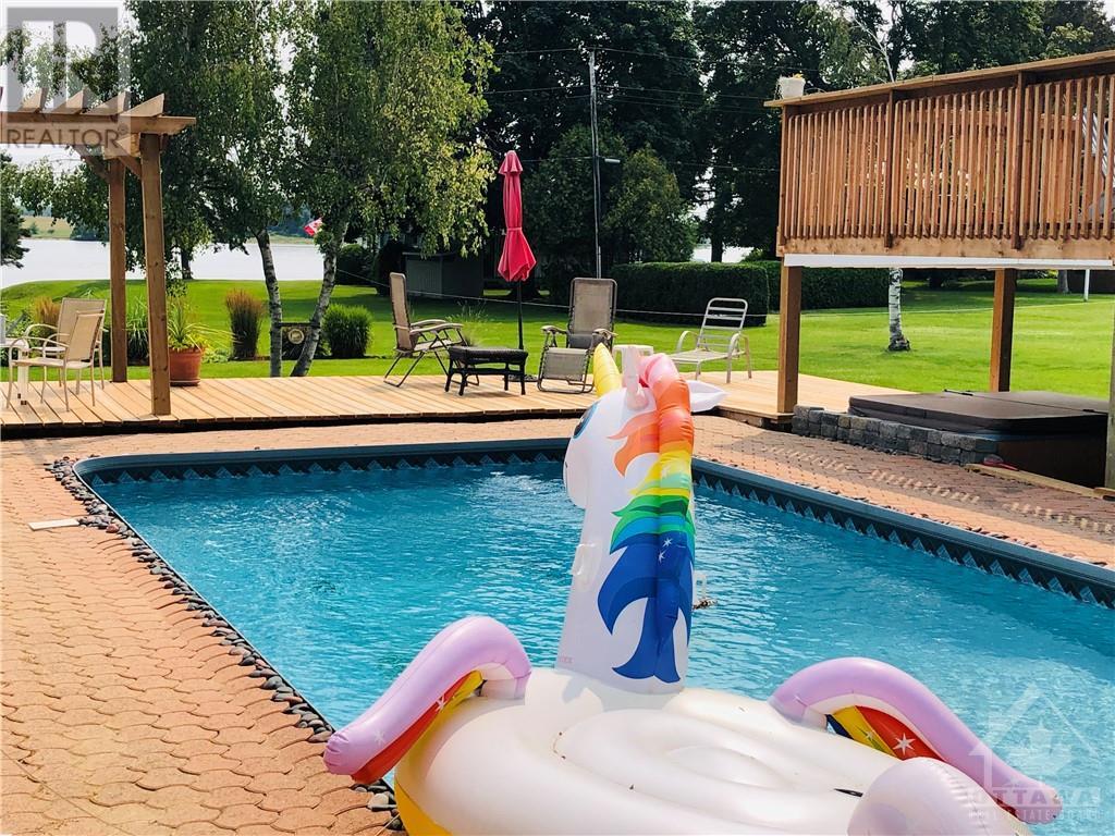 11704 Lakeshore Drive, Morrisburg, Ontario  K0C 1X0 - Photo 8 - 1256081