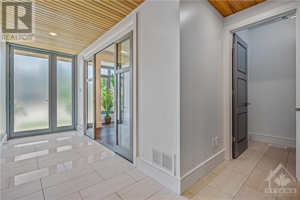 521 Westminster Avenue, Ottawa, Ontario  K2A 2T9 - Photo 3 - 1252145