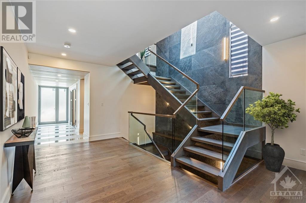 521 Westminster Avenue, Ottawa, Ontario  K2A 2T9 - Photo 4 - 1252145