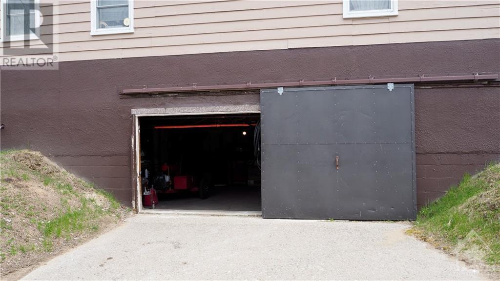 1019 Pembroke Street, Pembroke, Ontario  K8A 3M2 - Photo 23 - 1256029