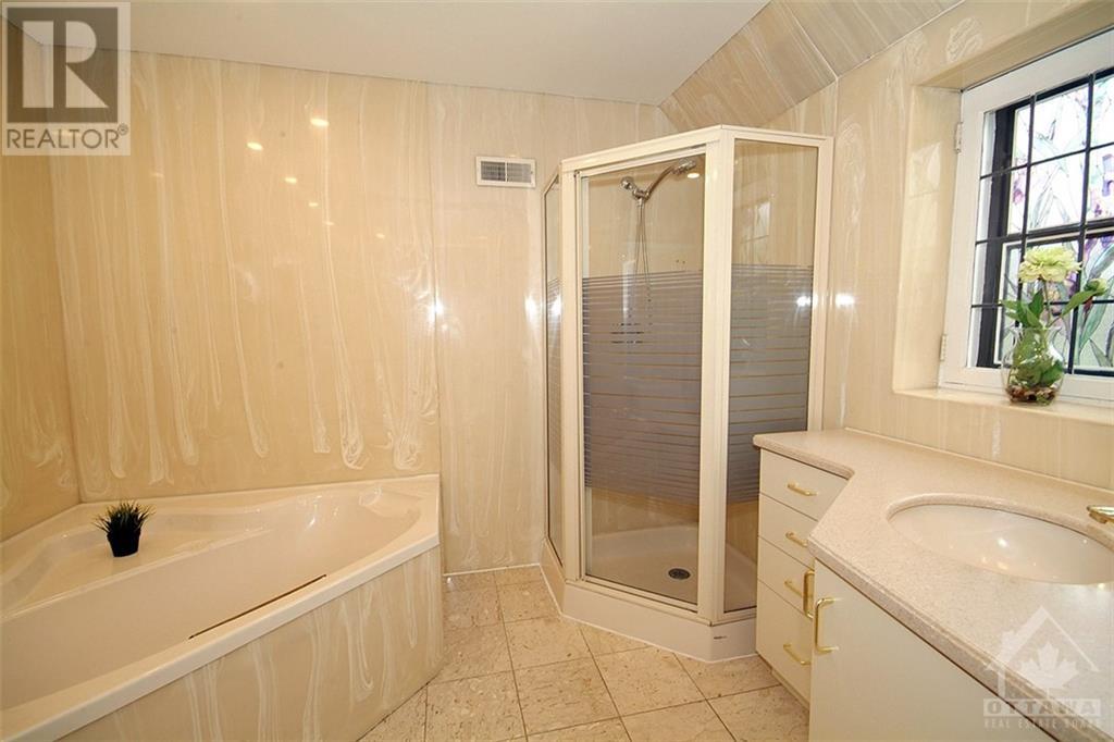 241 Hillcrest Road, Ottawa, Ontario  K1M 0J4 - Photo 12 - 1256084