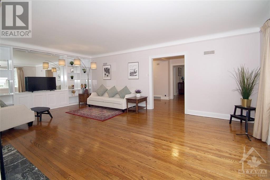 241 Hillcrest Road, Ottawa, Ontario  K1M 0J4 - Photo 3 - 1256084