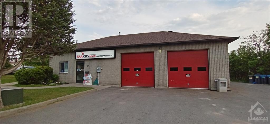 37 EDGEWATER STREET, ottawa, Ontario