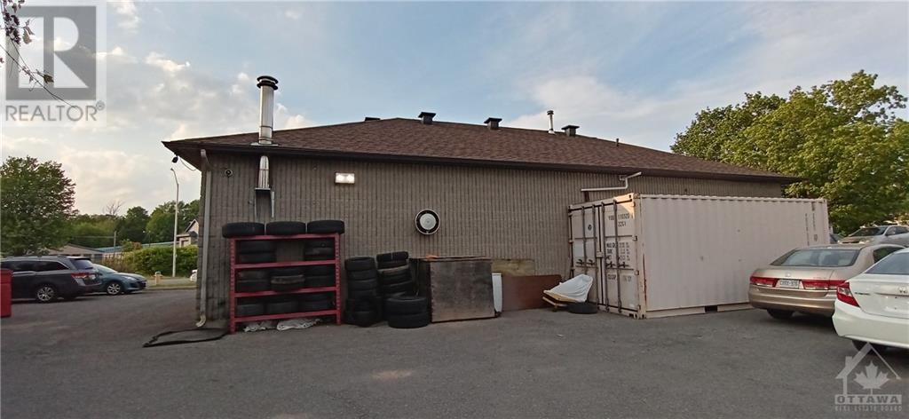 37 Edgewater Street, Ottawa, Ontario  K2L 1V7 - Photo 4 - 1256323