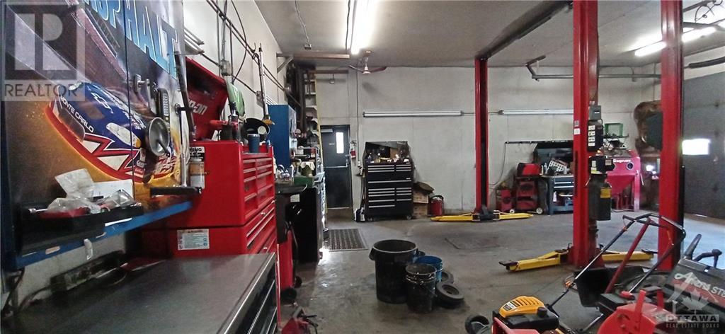 37 Edgewater Street, Ottawa, Ontario  K2L 1V7 - Photo 5 - 1256323