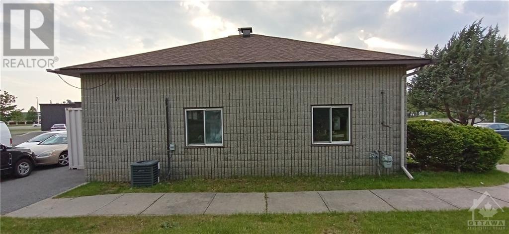 37 Edgewater Street, Ottawa, Ontario  K2L 1V7 - Photo 9 - 1256323