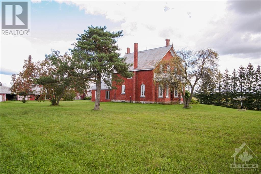 7949 Belmeade Road, Vernon, Ontario  K0C 2K0 - Photo 2 - 1256150