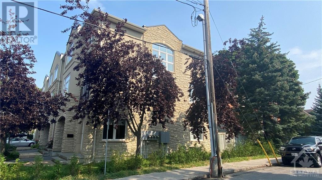 17 Barton Street, Ottawa, Ontario  K1S 5M6 - Photo 3 - 1255367
