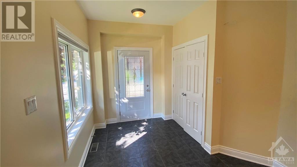 17 Barton Street, Ottawa, Ontario  K1S 5M6 - Photo 4 - 1255367
