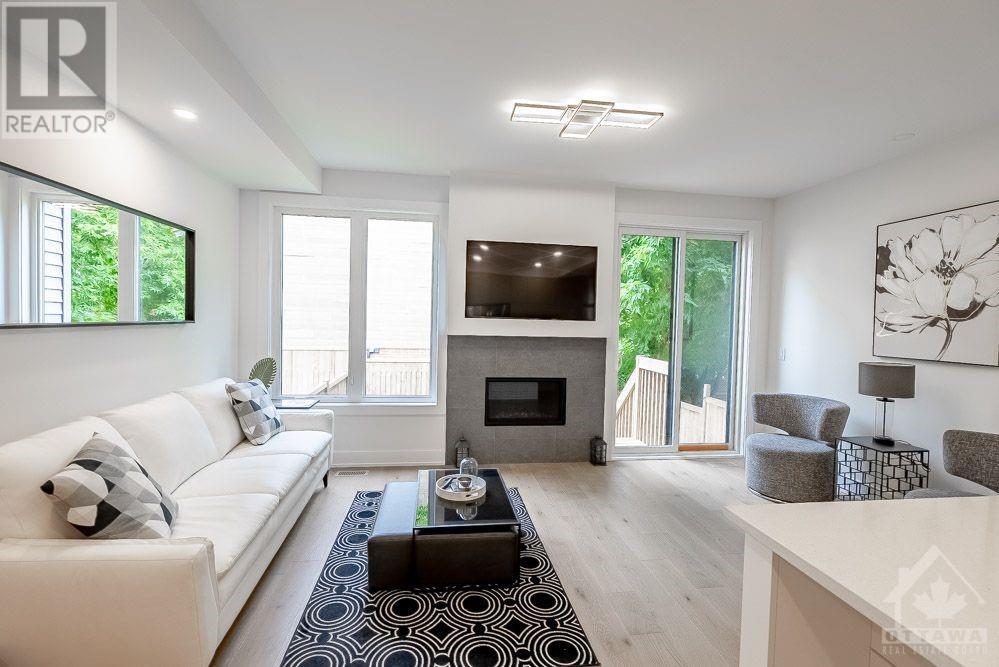 810 Kingsmere Avenue, Ottawa, Ontario K2A 3J9 - Photo 3 - 1249714