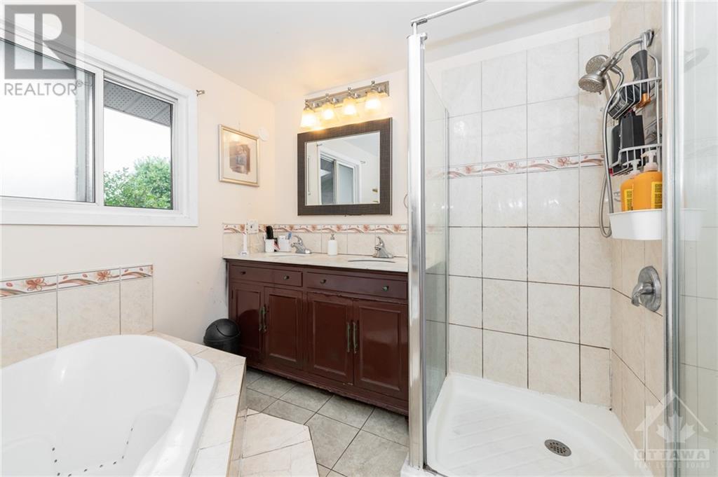 2 Brinton Avenue, Ottawa, Ontario K2H 6W4 - Photo 10 - 1257100