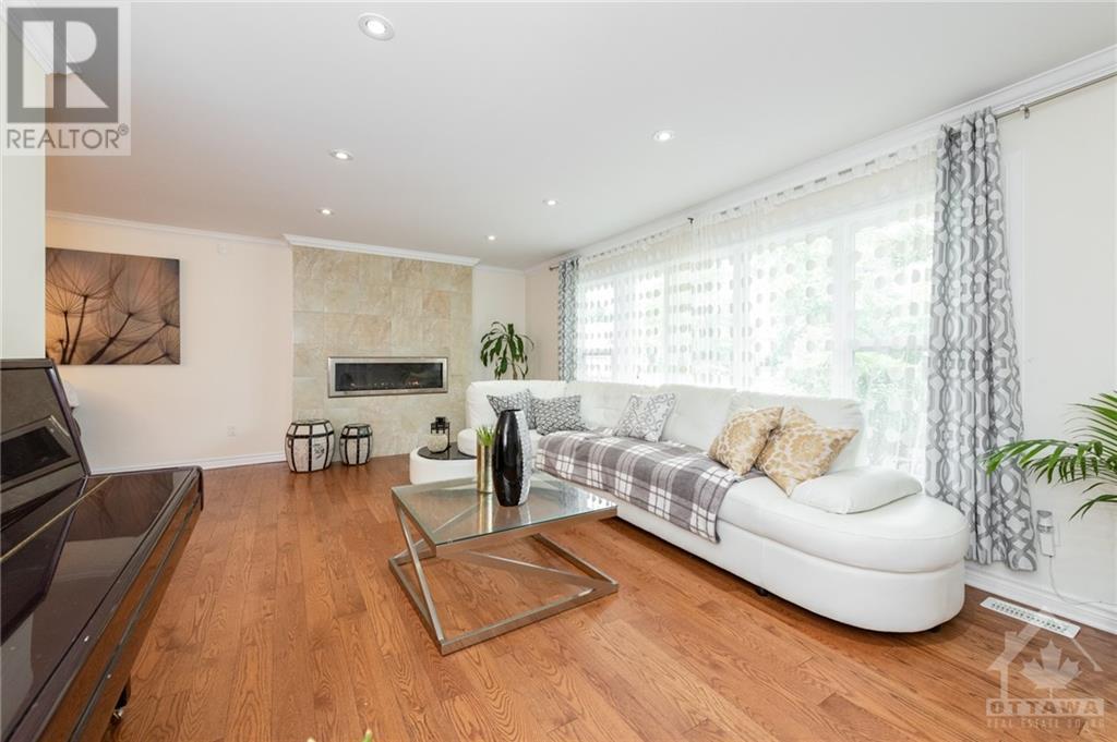 2 Brinton Avenue, Ottawa, Ontario K2H 6W4 - Photo 3 - 1257100