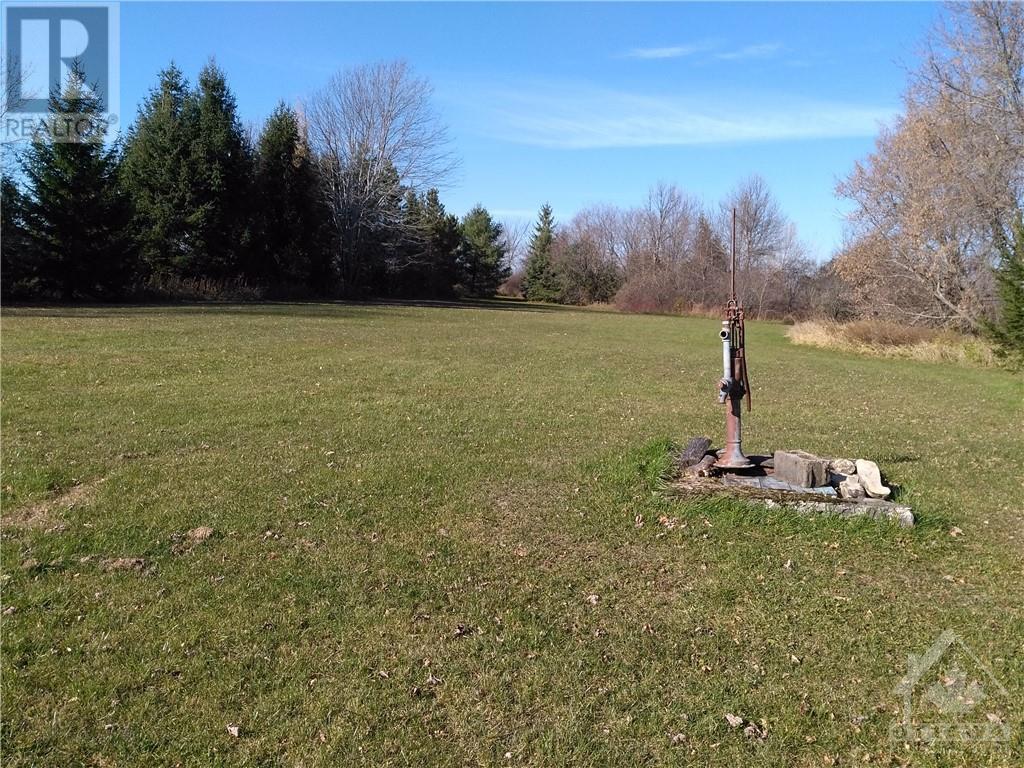 105 Dillabaugh Road, Mountain, Ontario  K0E 1S0 - Photo 4 - 1257393