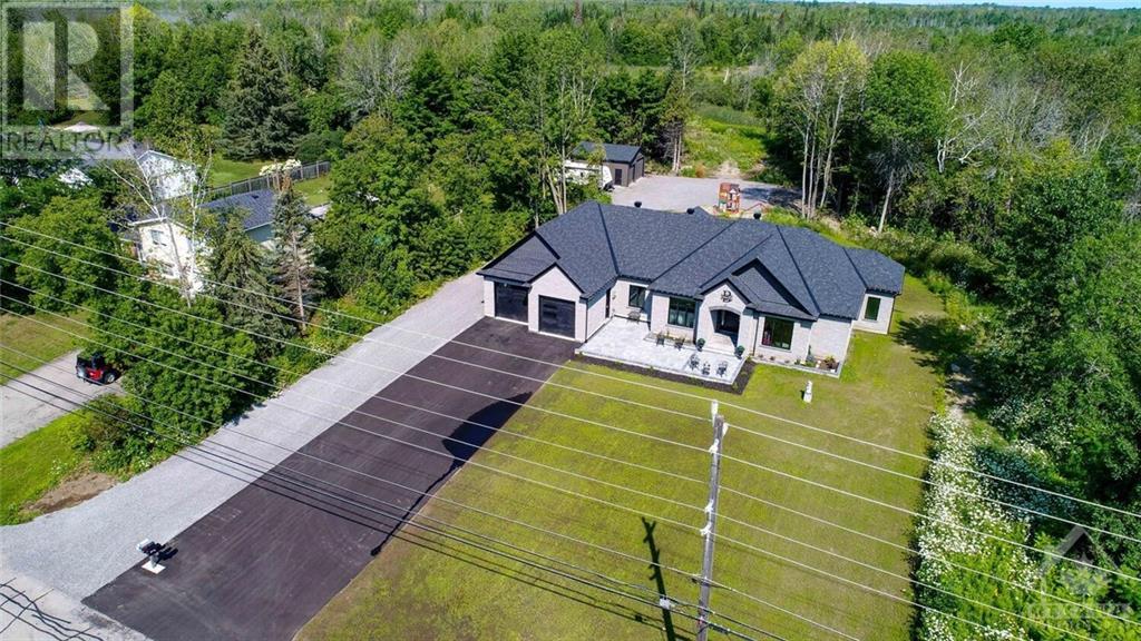 104 Golf Club Road, Smiths Falls, Ontario K7A 4S5 - Photo 2 - 1257255