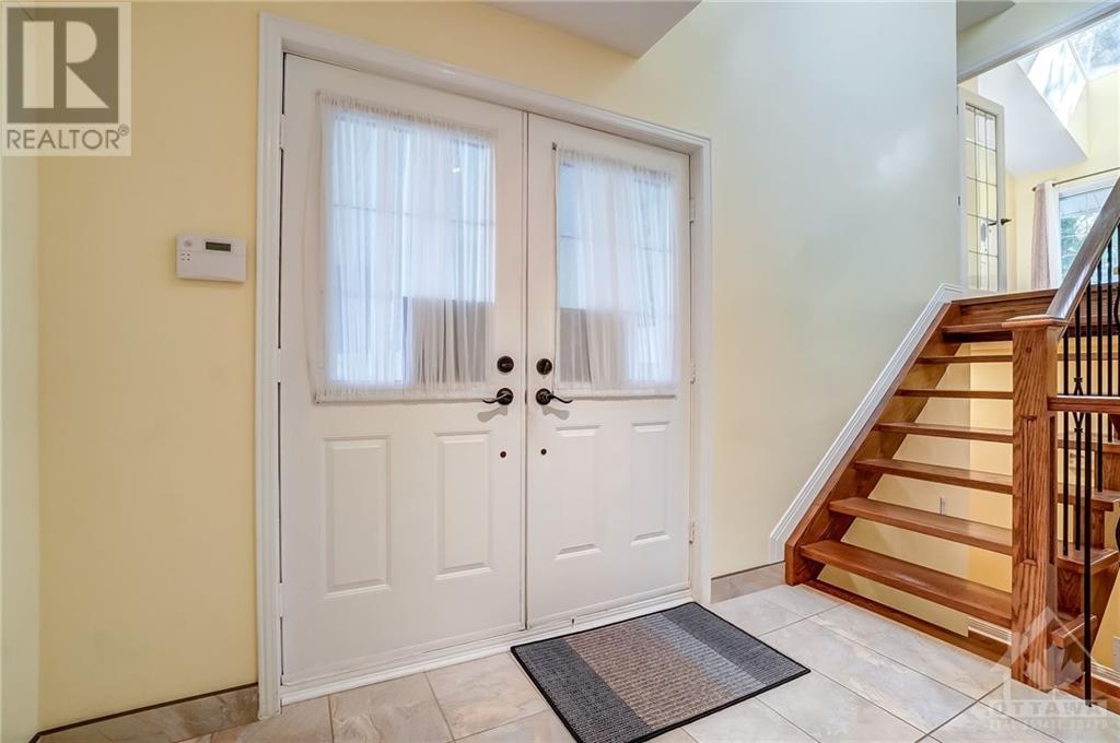 20 Rideauview Terrace, Ottawa, Ontario K2C 3R9 - Photo 2 - 1257452