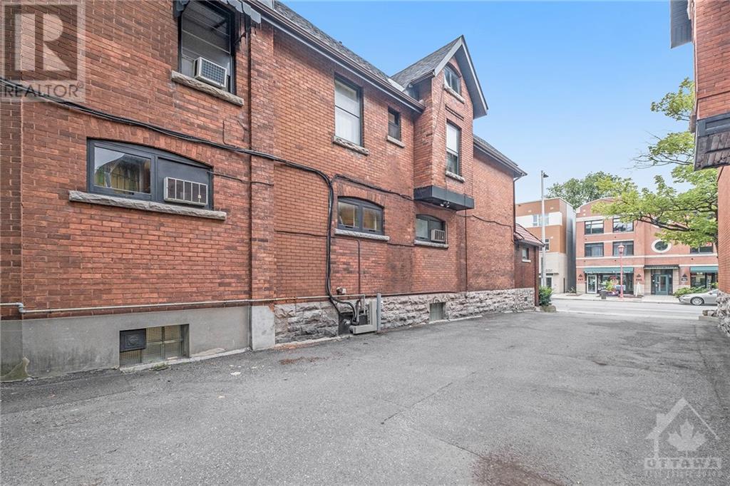 584 Somerset Street W, Ottawa, Ontario K1R 5K2 - Photo 3 - 1256403