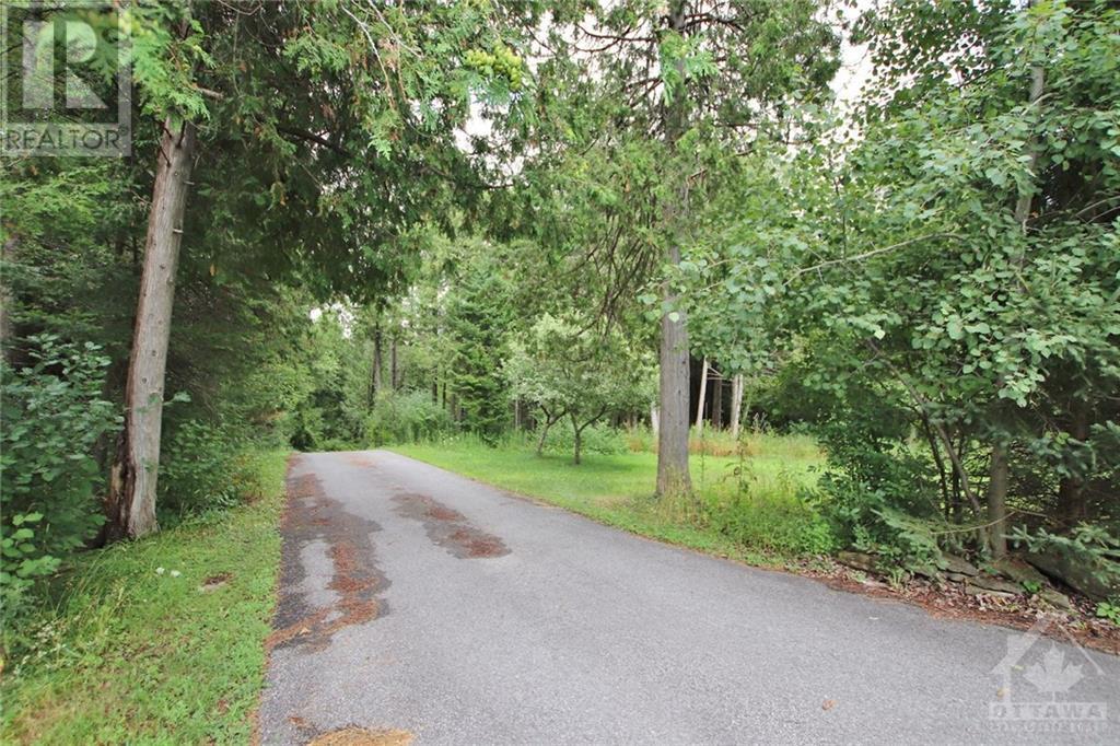 1195 Upper Dwyer Hill Road, Carp, Ontario K0A 1L0 - Photo 2 - 1258715