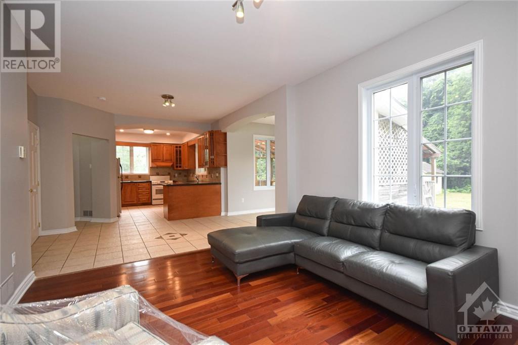 2476 Du Domaine Street, Gloucester, Ontario K4B 1H9 - Photo 10 - 1258943