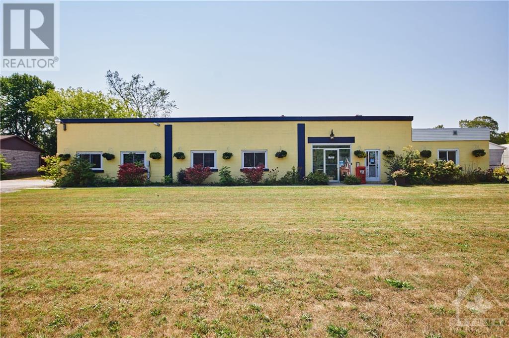 43 Bedford Street, Westport, Ontario K0G 1X0 - Photo 2 - 1257012