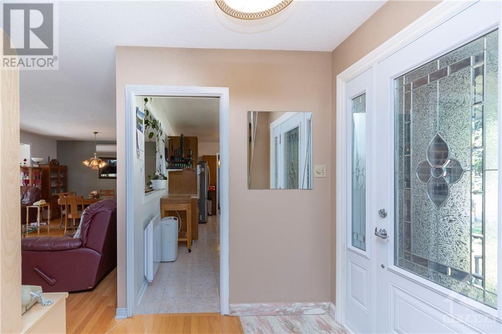 170 Duford Street, Ottawa, Ontario K1L 6Z8 - Photo 2 - 1258107