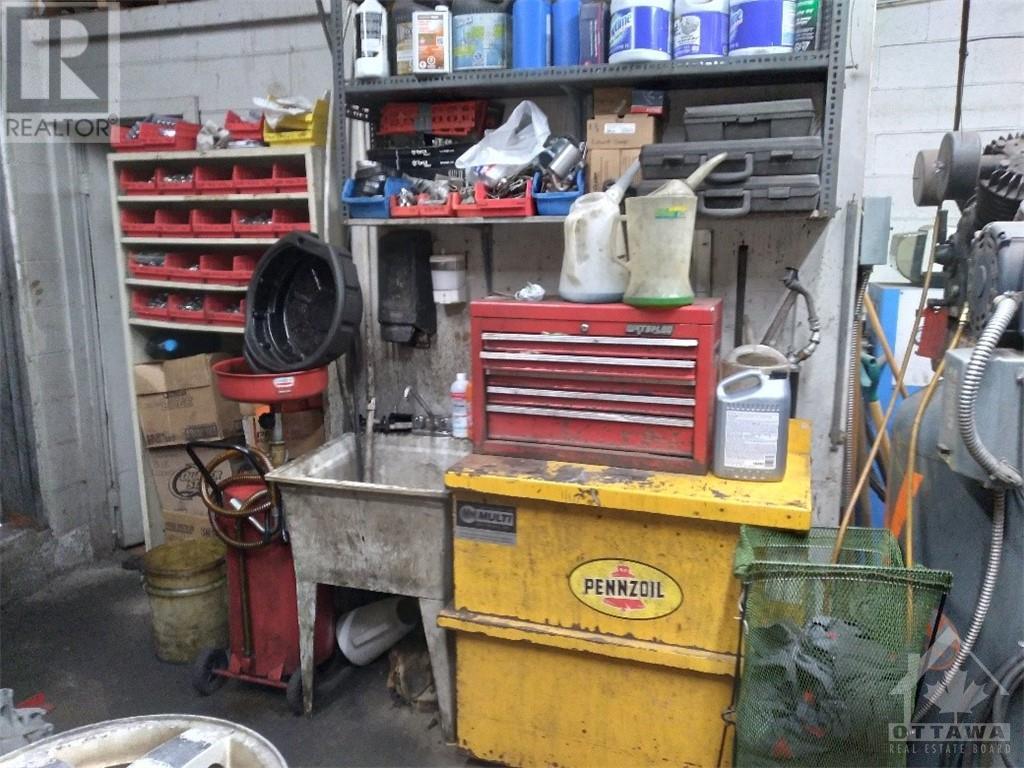 2006 St Joseph Boulevard, Ottawa, Ontario K1C 1E6 - Photo 15 - 1260066