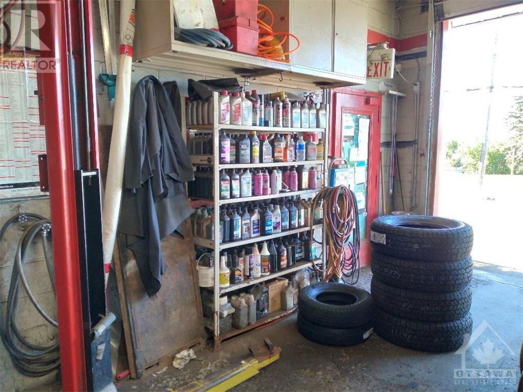 2006 St Joseph Boulevard, Ottawa, Ontario K1C 1E6 - Photo 9 - 1260066