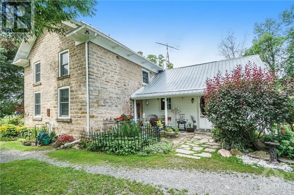 849 Fairfax Road, Lansdowne, Ontario K0E 1L0 - Photo 2 - 1260347