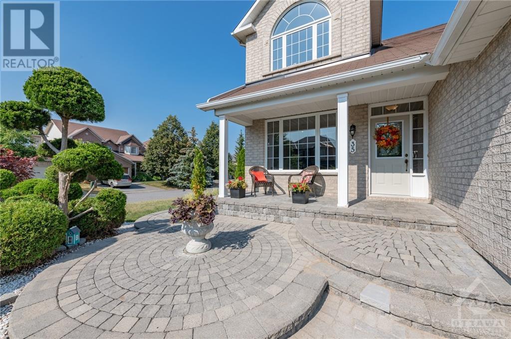 35 Keighley Circle, Kanata, Ontario K2K 3H8 - Photo 3 - 1259205