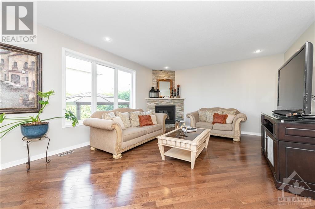 35 Keighley Circle, Kanata, Ontario K2K 3H8 - Photo 9 - 1259205