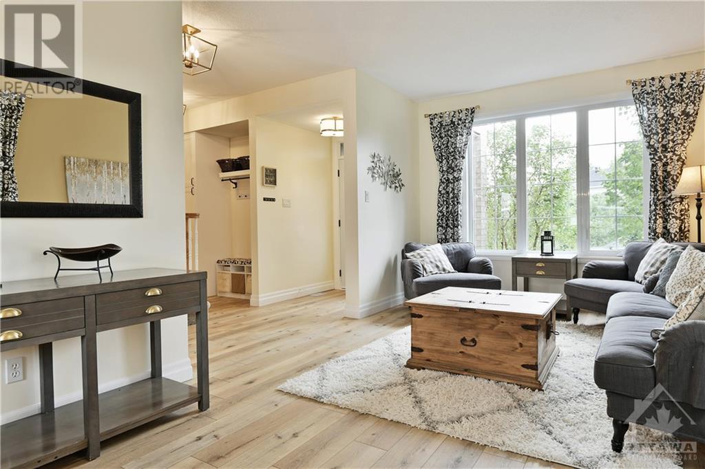 22 Glen Meadows Circle, Ottawa, Ontario K2M 2W8 - Photo 4 - 1260783