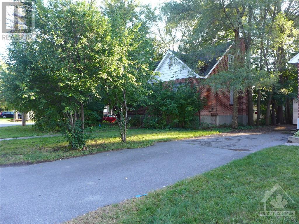 612 TWEEDSMUIR AVENUE, ottawa, Ontario