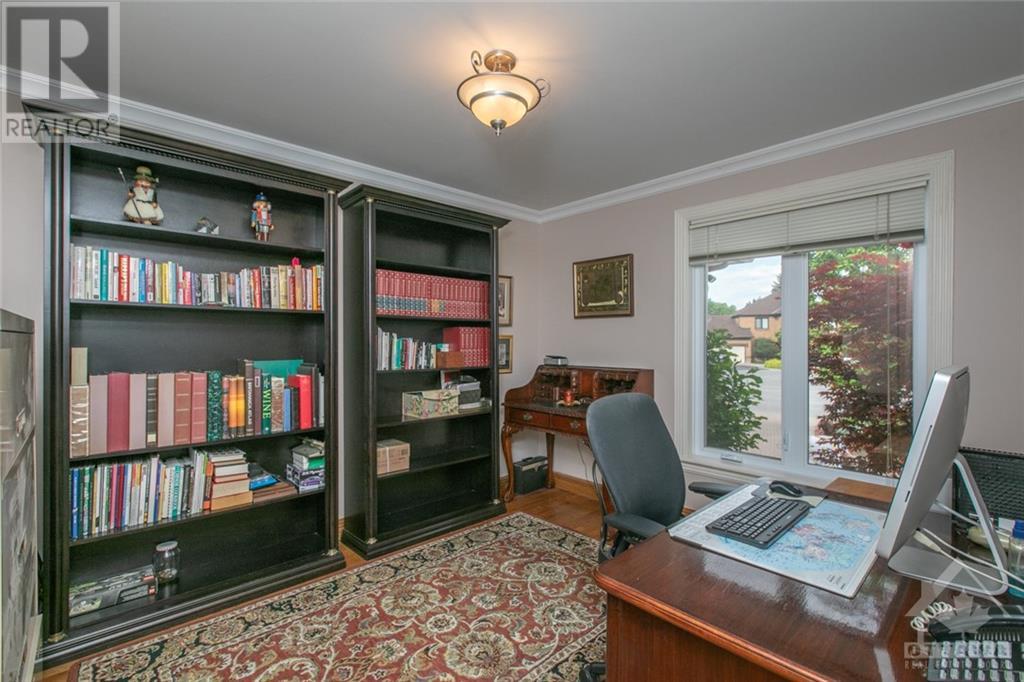 19 Campfield Court, Ottawa, Ontario K2E 7X8 - Photo 3 - 1260873