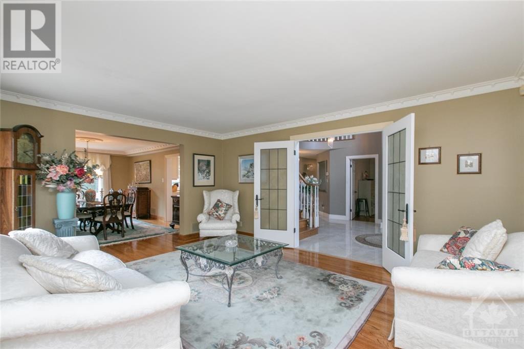 19 Campfield Court, Ottawa, Ontario K2E 7X8 - Photo 4 - 1260873