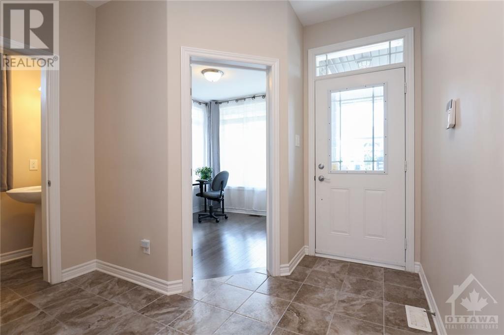329 Devonian Way, Kanata, Ontario K2T 0L5 - Photo 4 - 1260658