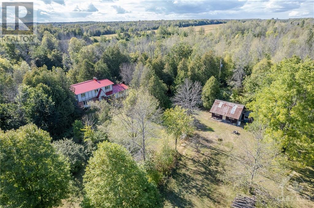 2586 DWYER HILL ROAD, ottawa, Ontario