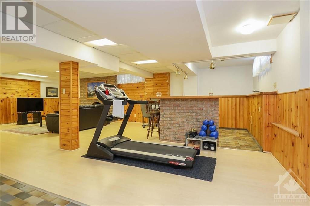 8 Parmalea Crescent, Ottawa, Ontario  K2E 7J3 - Photo 27 - 1261149