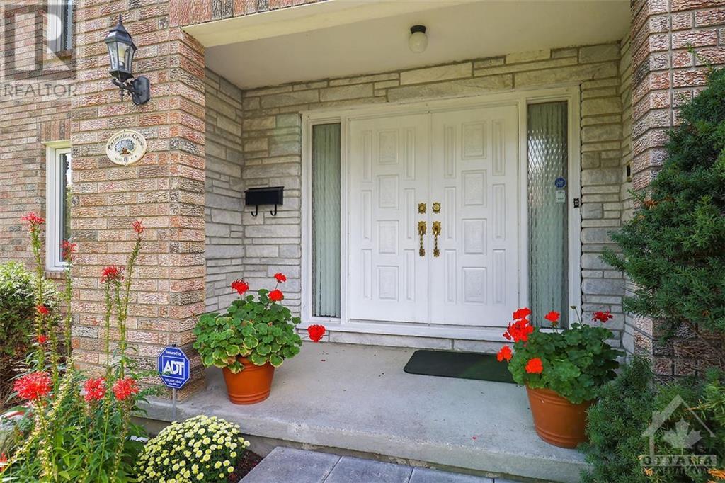 8 Parmalea Crescent, Ottawa, Ontario  K2E 7J3 - Photo 5 - 1261149
