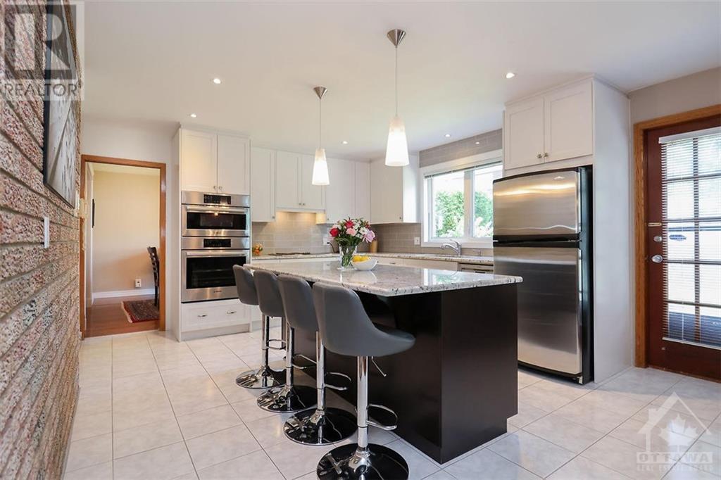 8 Parmalea Crescent, Ottawa, Ontario  K2E 7J3 - Photo 9 - 1261149