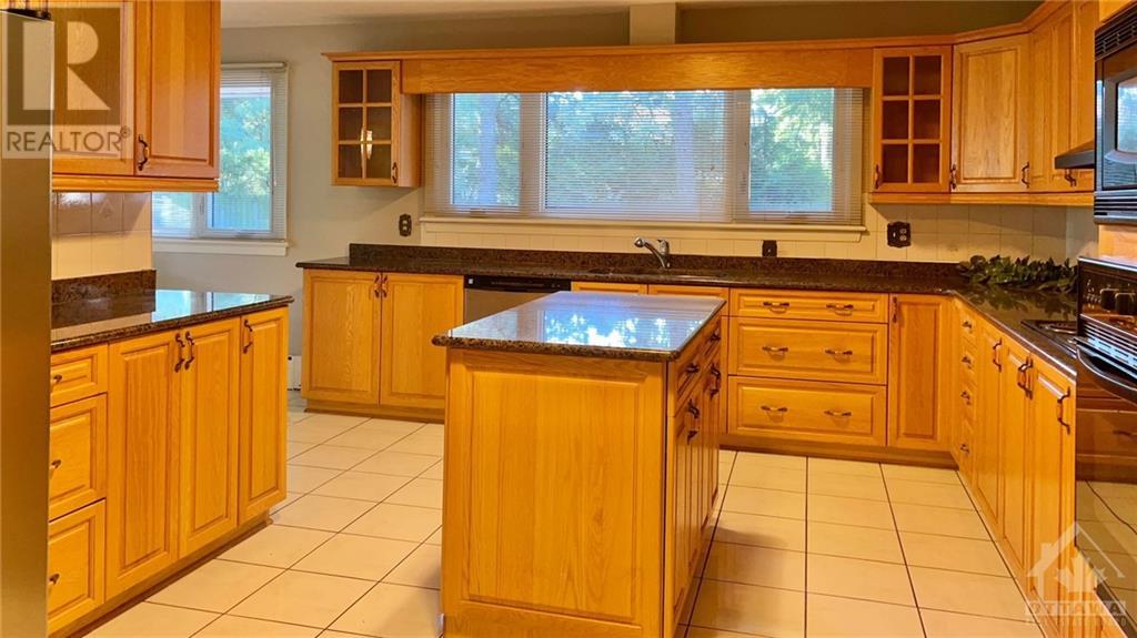 286 Roger Road, Ottawa, Ontario  K1H 5C6 - Photo 5 - 1252677