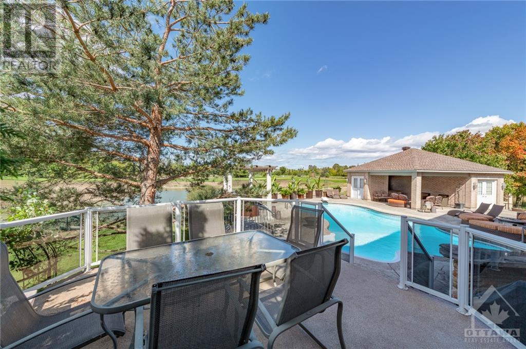 35 Silverthorn Court, Ottawa, Ontario K2J 4Y2 - Photo 3 - 1261358