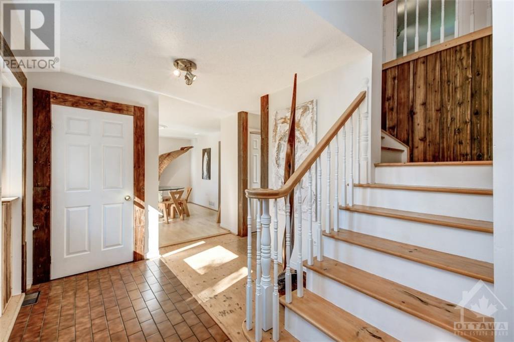 5545 Van Vliet Road, Manotick, Ontario  K4M 1J4 - Photo 2 - 1261687