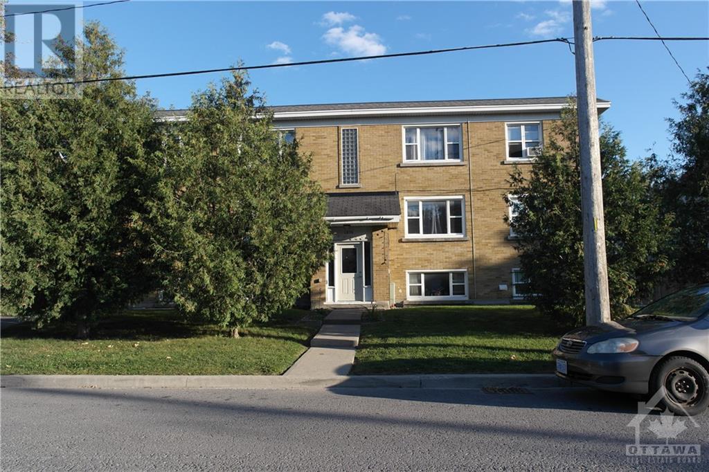 1276 THAMES STREET, ottawa, Ontario